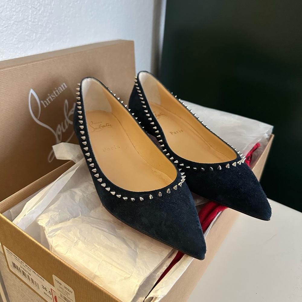 NWB Christian Louboutin Anjalina Studded Flats in Navy Suede